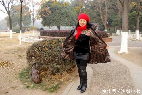 女性|52岁中医提醒,冬天1片叶子泡水,远离更年期失眠,睡得舒舒服服