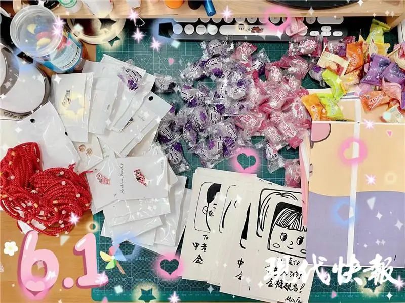 范伟|羡慕到哭！女老师手绘漫画肖像送给全班45名毕业生