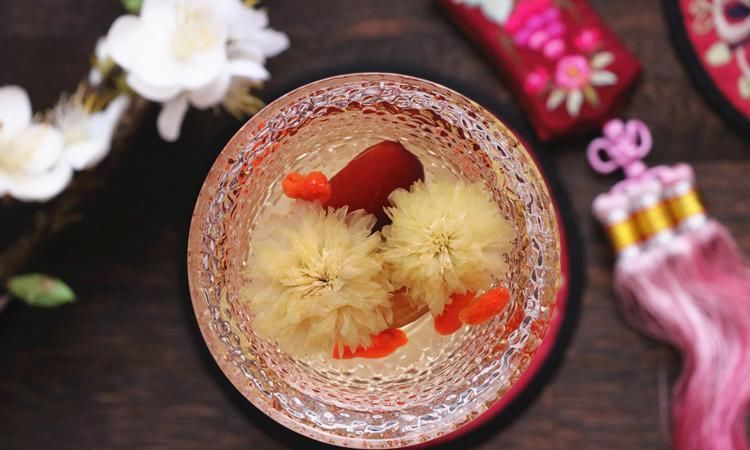 常喝一杯黄芪水，3个好处或不请自来，但4种人不能喝，早知早受益