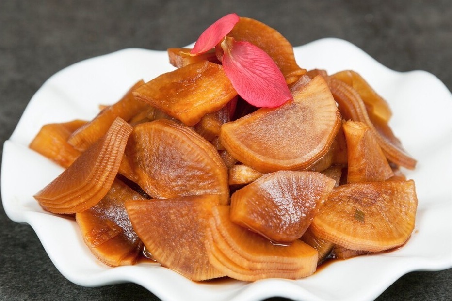 腌萝卜,不要再用盐杀水,教你一招,萝卜嘎嘣脆,时间长了也不坏