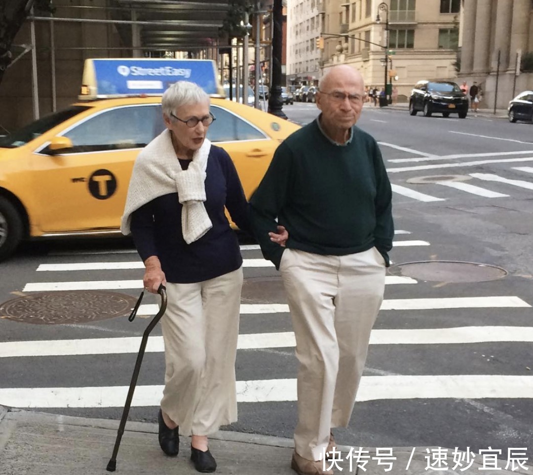 条纹衫|谁说老了不能时髦？这些60+的街头搭配好精致，气质沉稳更加分