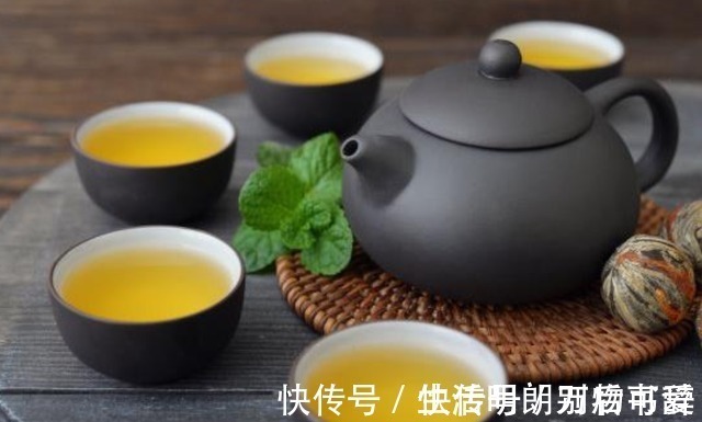 紫外线|长期喝茶的人与喝白开水的人相比,哪个更健康?不妨一起了解下