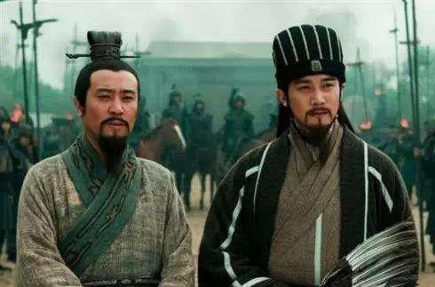 堪称|上联:鸟在笼中,恨关羽不能张飞,下联堪称经典,比上联还要精彩