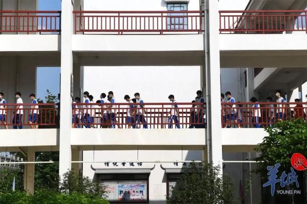 高考|探营广州高考考点：校内学子吃住防疫如何？走读生如何赴考？