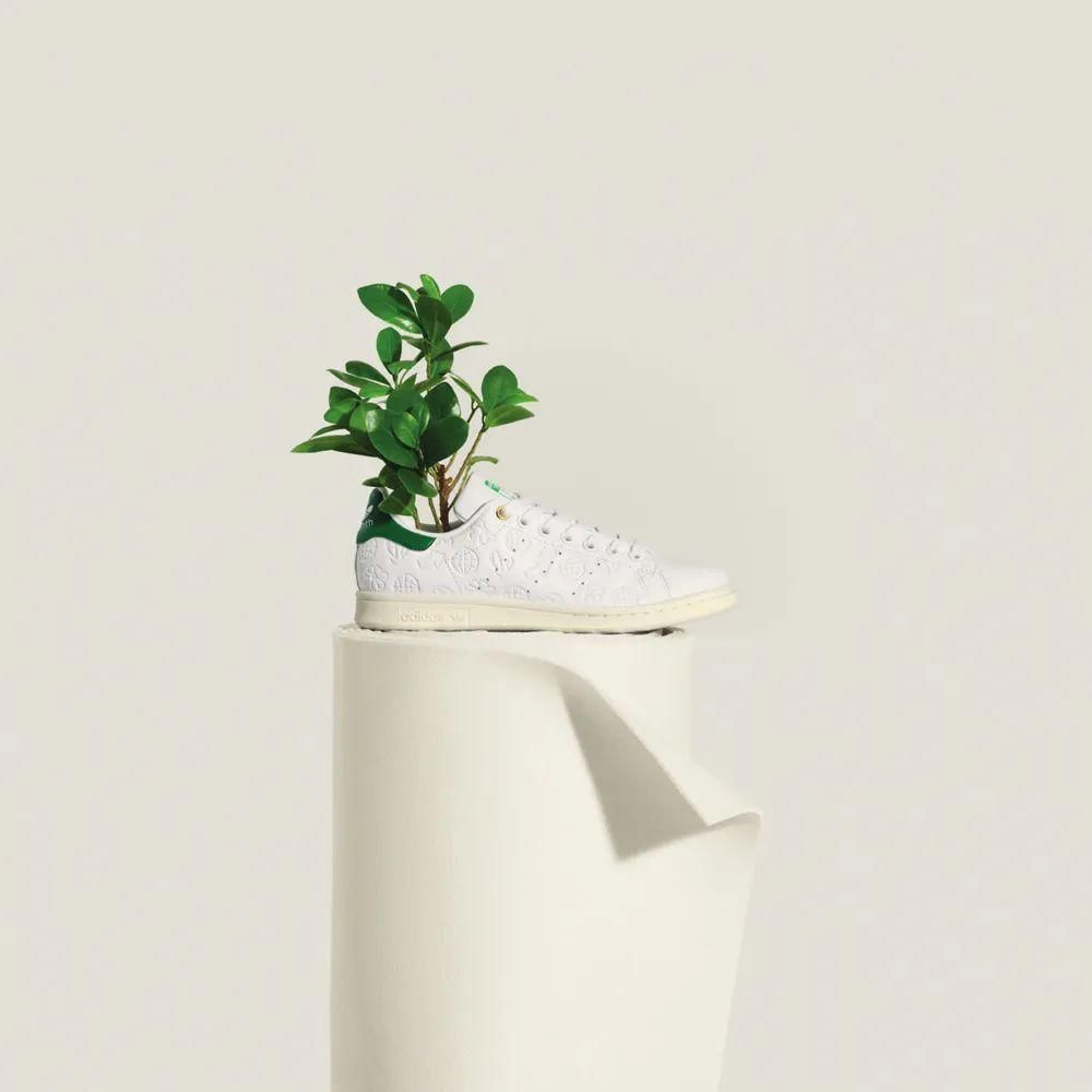 adidas 侃爷竟和奥巴马撞鞋了!都五十年了,明星们还在抢着穿这双鞋!