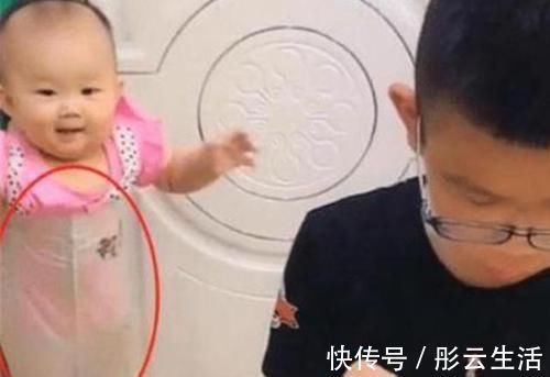 宝妈|舅舅带娃方式清奇,为打游戏'封印'外甥女,宝宝的表情亮了