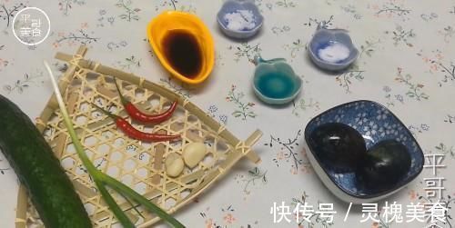 黄瓜别再炒鸡蛋了，换种新花样，招待客人倍有面子，上桌遭疯抢！