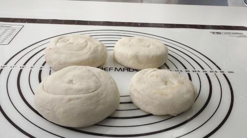  烙饼总是又干又硬？试试这个做法，外酥里软层次多，简单易做