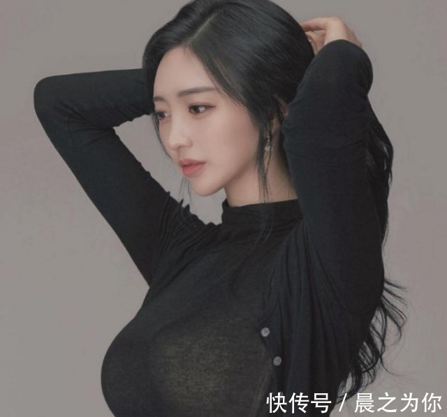 美女|韩国美女钟爱瑜伽,“葫芦形”曲线搭配逆天长腿,坐拥20万粉丝