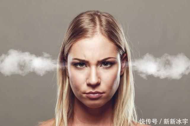 女性例假期间,五件“傻事”不要做,尤其第一件,很多女性忍不住