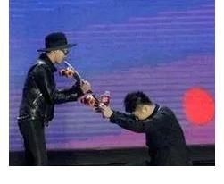 《快本》的時(shí)代已結(jié)束，新節(jié)目已官宣，快樂家族只剩下何炅