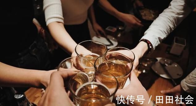 血糖|糖尿病人喝酒后到底是血糖升高?还是会低血糖?