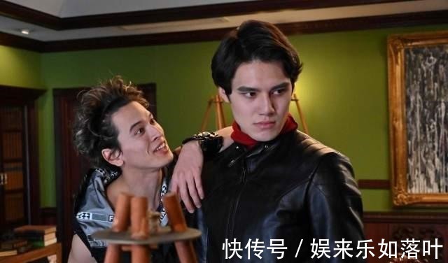 友情|假面骑士圣刃16话追加先行图 圣刃友情的小船说翻就翻了