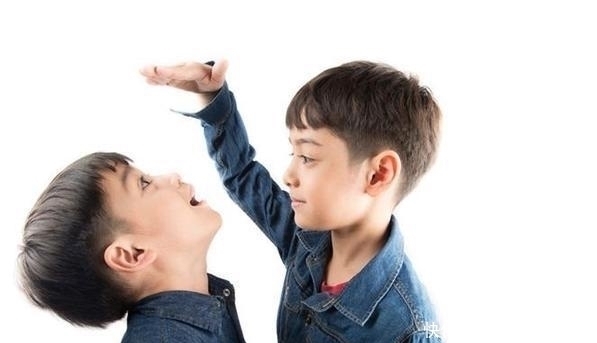 发育|孩子身上出现3个迹象,代表难长个,特别是第1种,家长要警惕