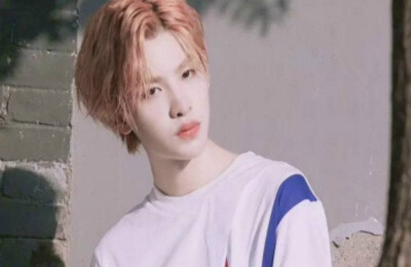 《快本》黄明昊被主持人当面说“老赖”,脸上的笑都要挂不住了