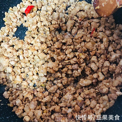 早晨来一碗炒肉碎,大人小孩都爱吃