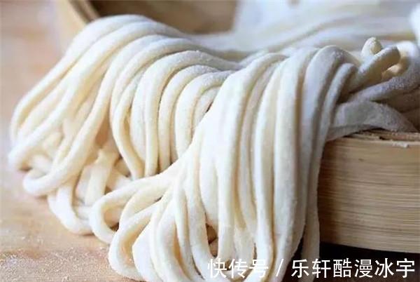 筋道|为什么自家做的面条，总感觉没有面馆的好吃，总差那么一点味道