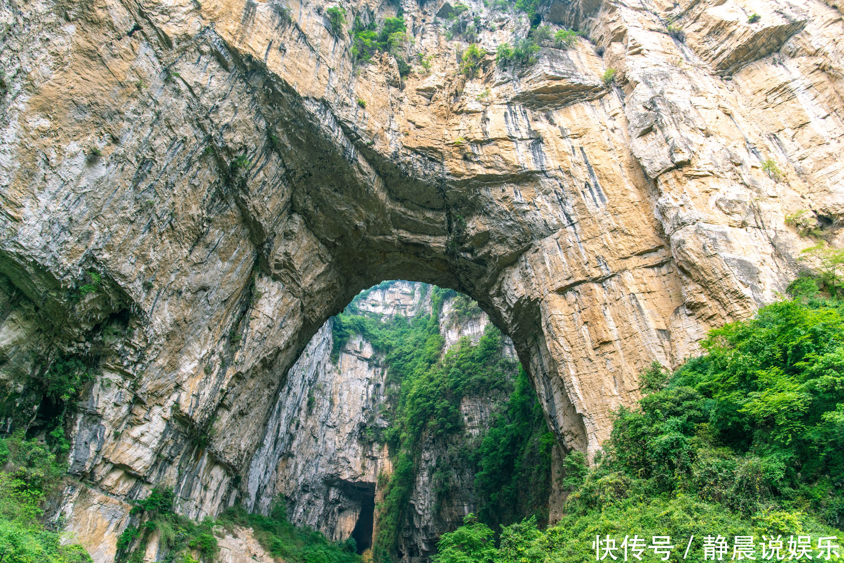 亚洲最高的天生桥，私藏在贵州这大峡谷里，30万只燕子的栖息地