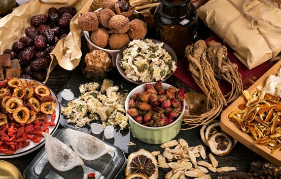 甲状腺|每天一杯牛奶，35岁高管查出甲状腺癌，医生：这2物胜过“砒霜”