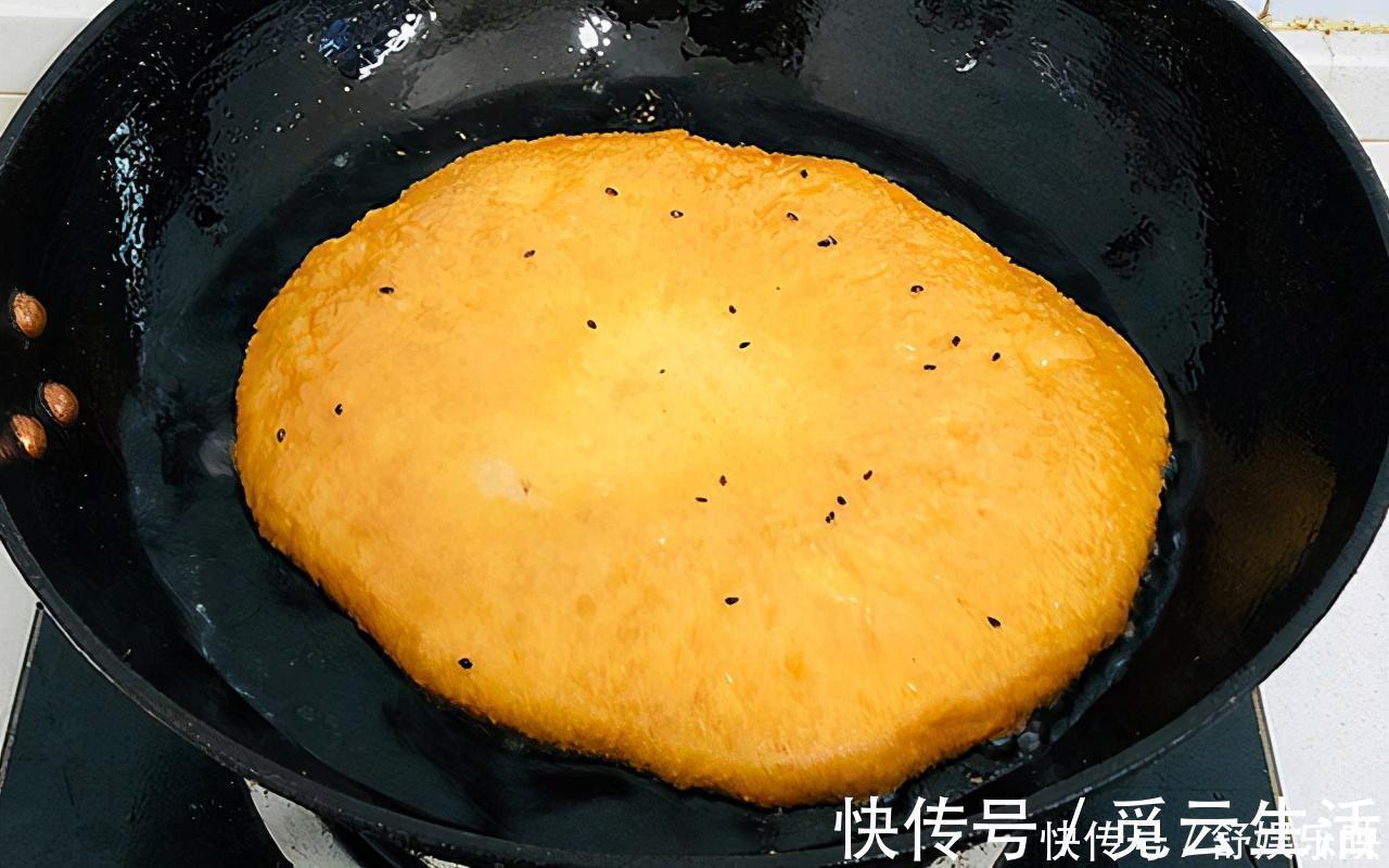 好吃|简单又好吃的早餐饼,外皮金黄酥脆,内里蓬松暄软,比鸡蛋饼好吃