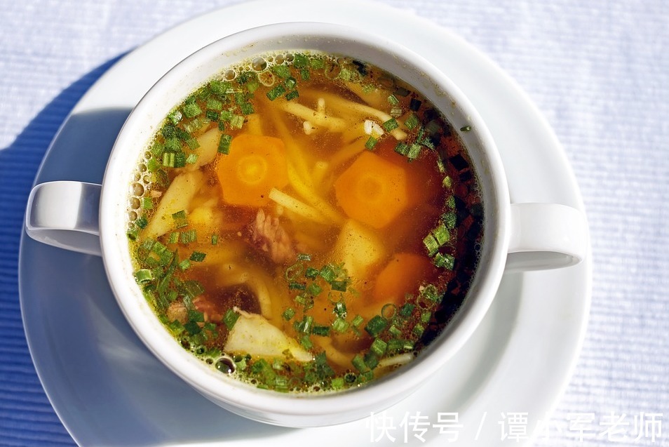 白开水|居家瘦减肥：夏天喝水能掉肉？0成本变瘦！只要你学会这几招