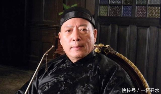 此人|黄金荣收养一个“饭桶”,身高有两米五,却靠此人赚得盆满钵满