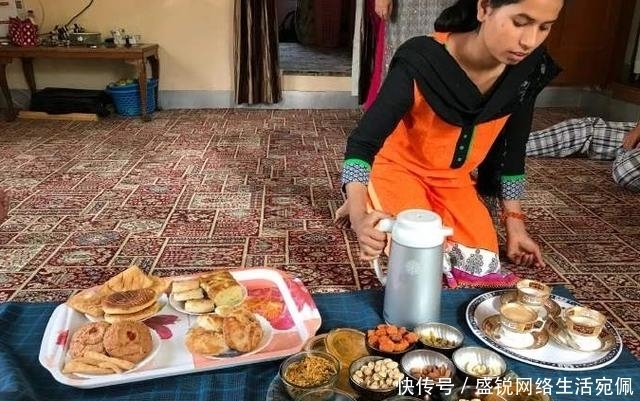 每家|印度人很奇怪,这东西那么贵,中国为何每家都有?中国人这样说