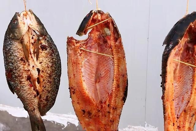 腌腊鱼，直接抹盐难怪不好吃，牢记3点，越放腊味越足，不腥不臭