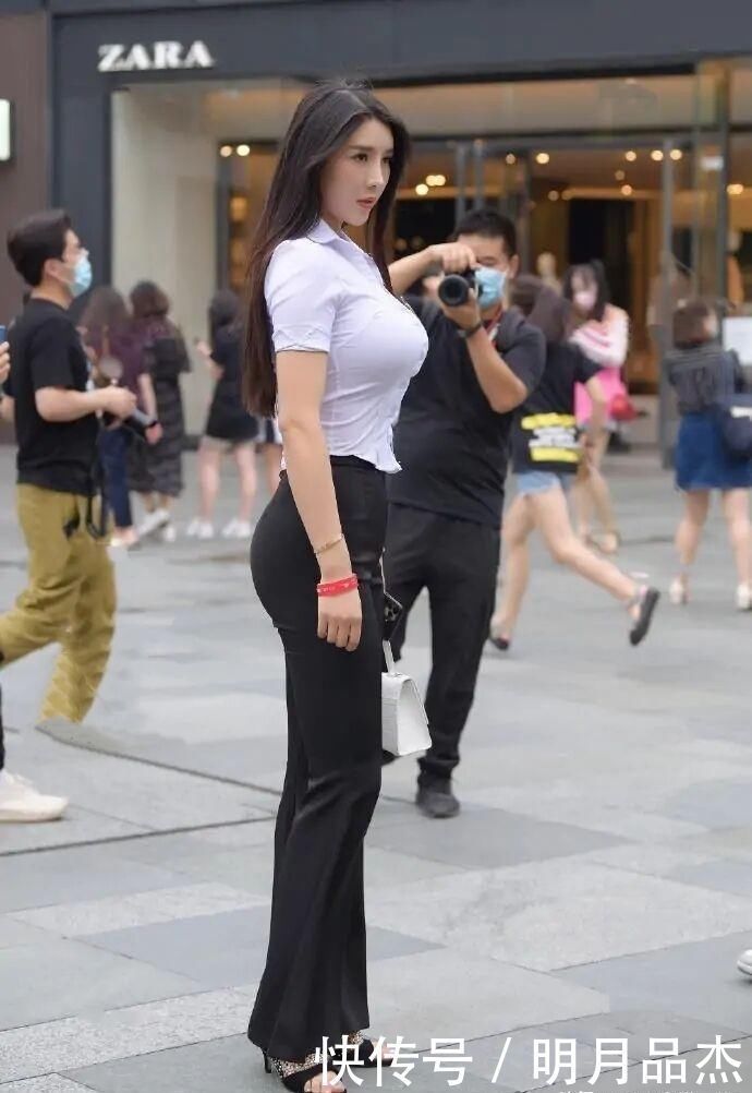 穿搭 “沙漏”身材别担心,利用一点穿搭小心机,120斤也很显苗条