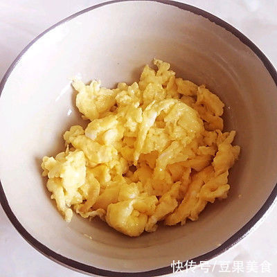 油泼辣子|西红柿炒鸡蛋拌手擀面，是不是你心里的那碗面？