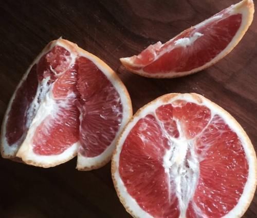 白萝卜|女生若腿比较“胖”，不妨多吃这4种“零嘴”，燃烧脂肪，远离“大象腿”