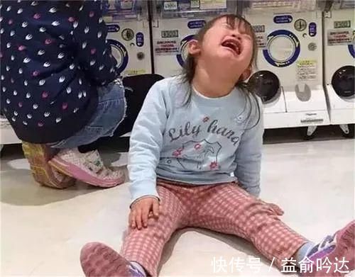 妈妈|“我不买了，妈妈别打了”，6岁女儿跪地求饶，失控的家长多可怕？