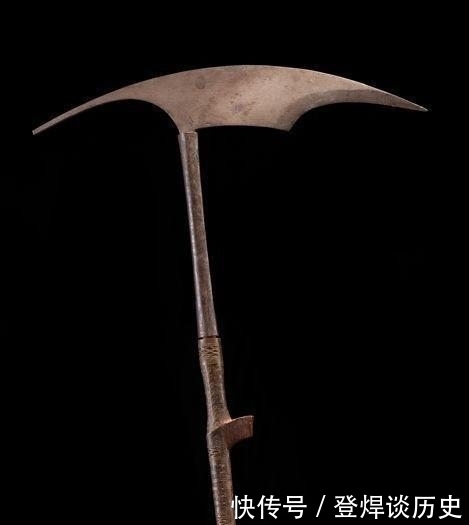 敌人|猎头族极其信赖的砍头斧,形制古怪特殊,但只需一击就能斩下人头