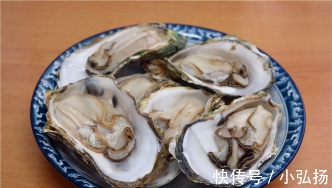 清蒸|分享一款生蚝美味的做法,比清蒸的简单,香香辣辣还会爆汁
