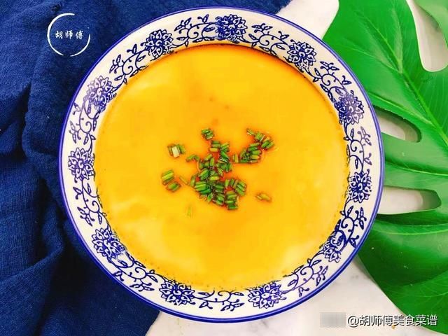 蒸鸡蛋时，有人放冷水有人放热水！大厨说：都不对，教你正确做法