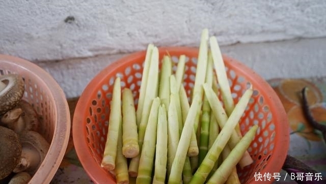 藏在破巷中的私房菜，五张桌子，一天营业两小时，想吃要提前预约