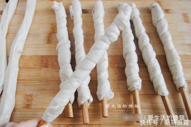 倒入|头一次吃它,香辣劲道,大过瘾,素菜吃出烤肉味,谁也没想到