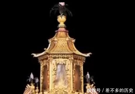 男子带宝贝来鉴定,机关启动主持人直呼开眼,专家鉴定令人惊讶!