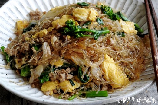  家常菜如此吃很鲜很香，营养健康还解馋，做法超简单！