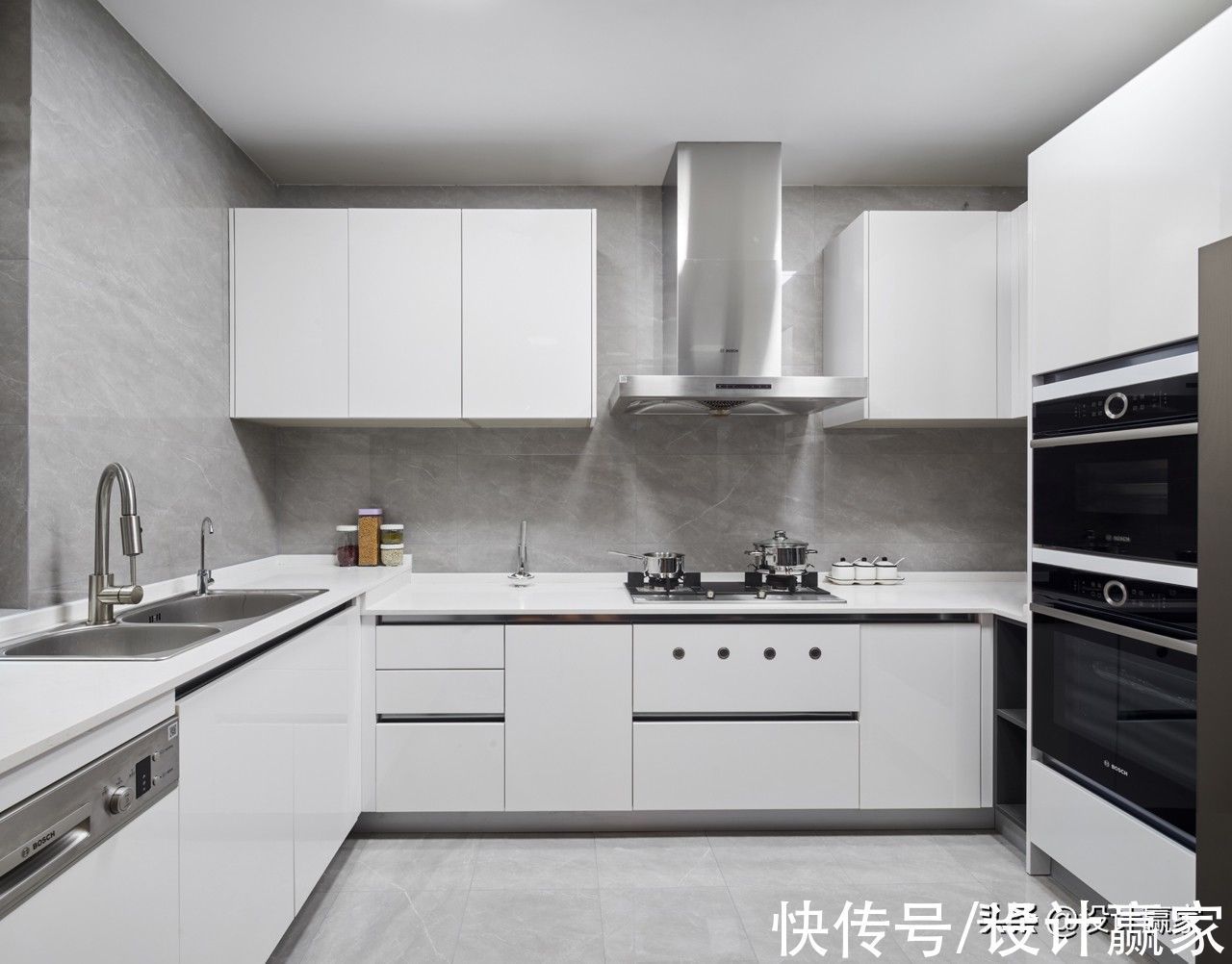 女主人|240㎡叠拼,简洁大气的现代别墅,150万打造出质感生活,羡煞旁人