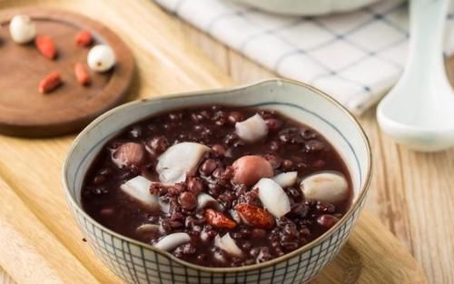 红豆莲子粥，此物最相思，喝上一碗，你想起了谁