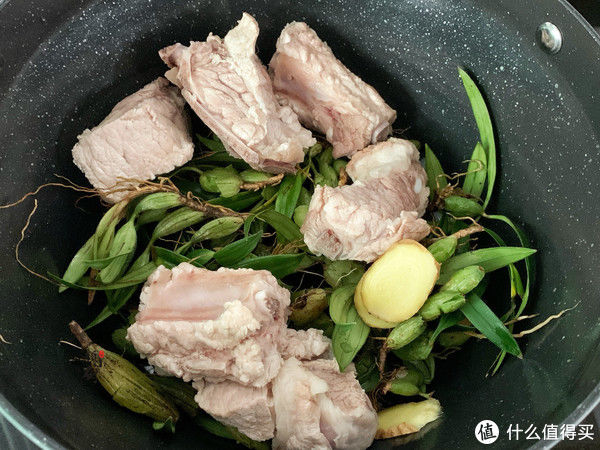 家人|夏天，多给家人煲这汤喝，这几样简单一煲，汤鲜味美，润喉还下火