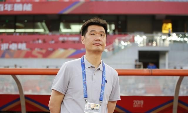 李铁|李霄鹏执教国足倒计时,昔日外籍助教或驰援,比李铁强在哪?