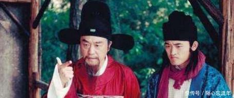 穷小子|一穷小子误打误撞将祖坟葬在龙脉上,几年之后,他成了开国皇帝!