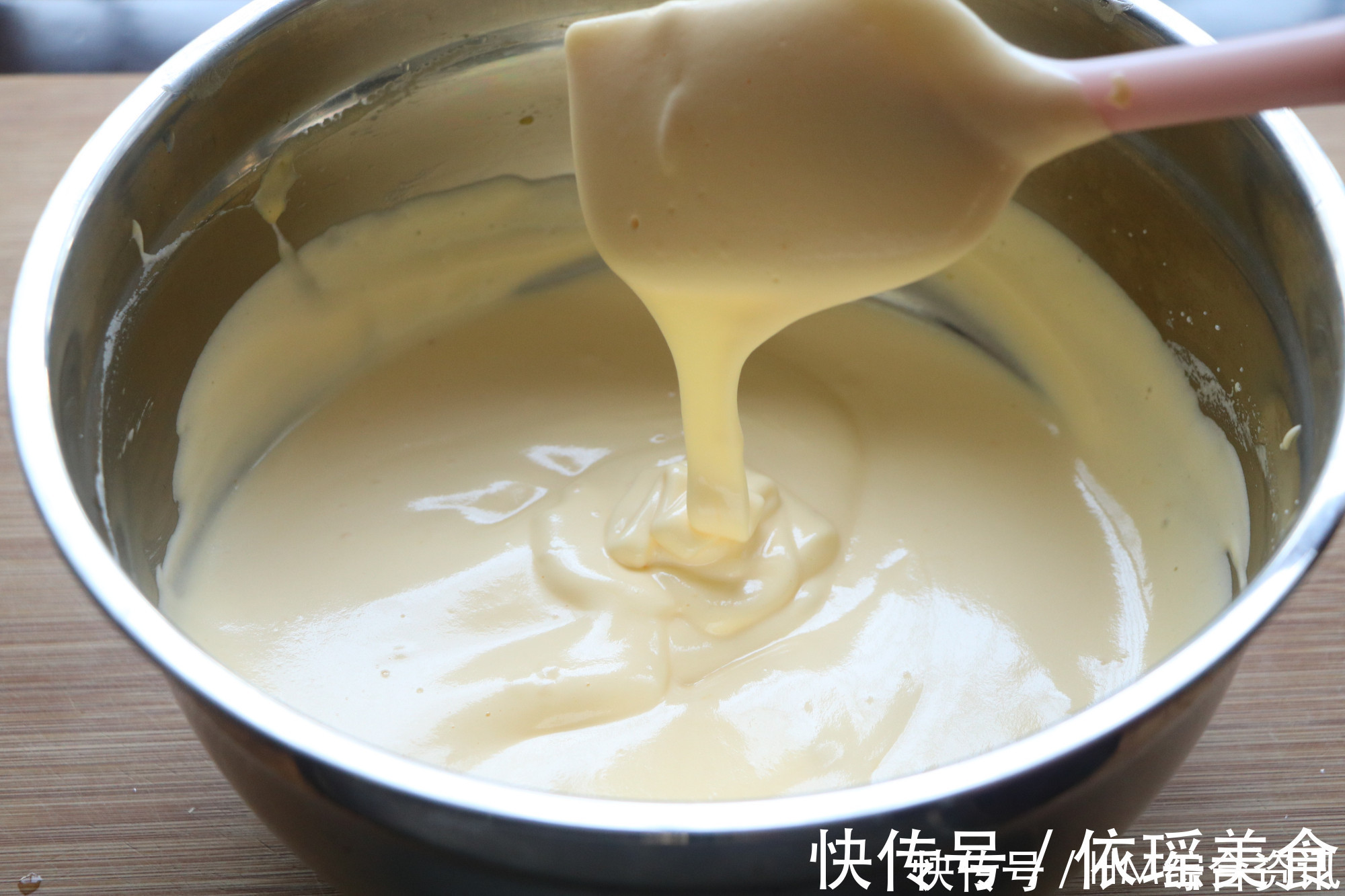 孩子最爱的蛋糕卷，掌握正确方法不开裂，好吃好看，简单失败率低