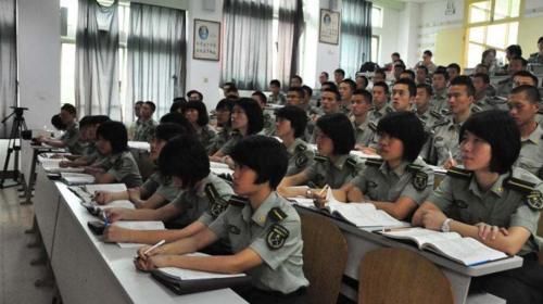 学校|“军校小清华”VS“警校小北大”，哪所学校更好，学生更有前途？