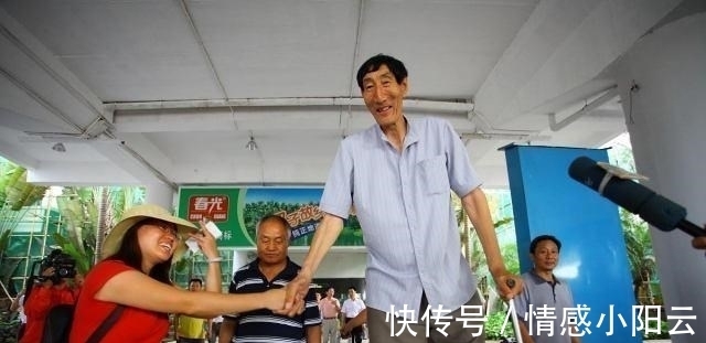 身高|“世界第一巨人”鲍喜顺,不顾医生建议冒险生子,现状如何