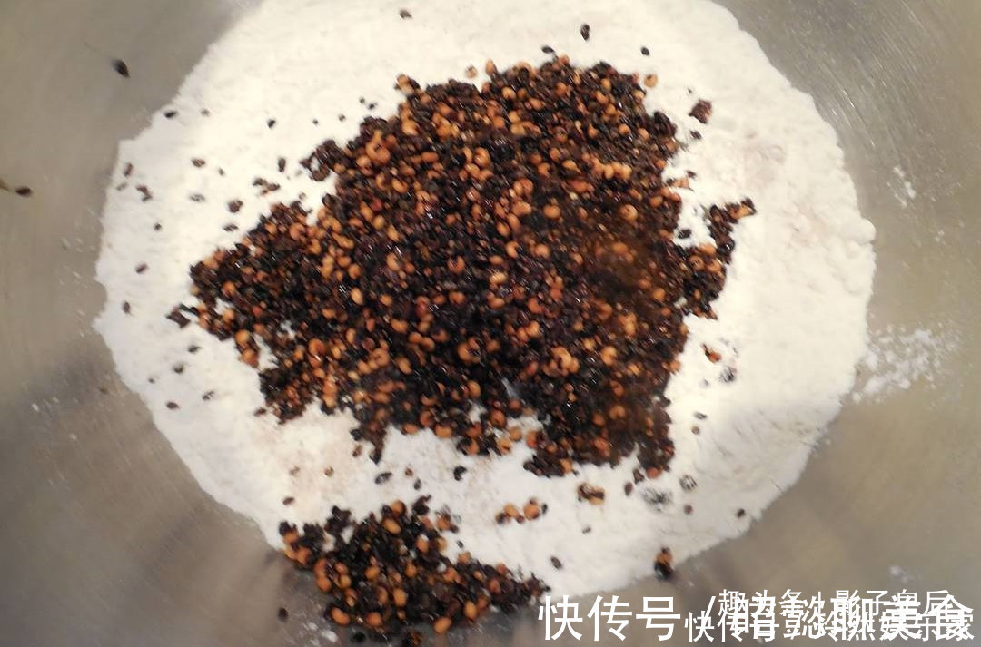 包子|比馒头简单，比包子好吃，我家隔三差五做一次，一出锅就抢光！