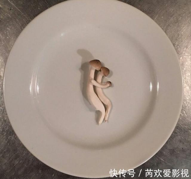 日本网友吐槽：我就吃个蘑菇，没想到被秀恩爱秀了一脸