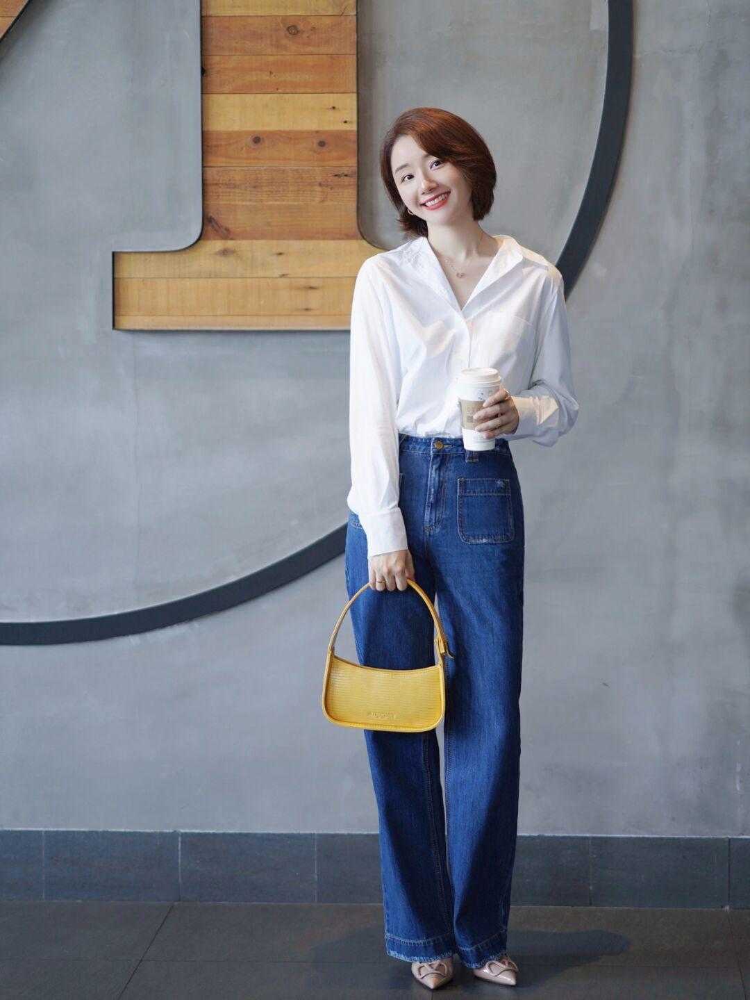 衬衫搭配|春天穿衣别再盲目跟风了!白衬衫+牛仔裤是今年顶流,简单大气